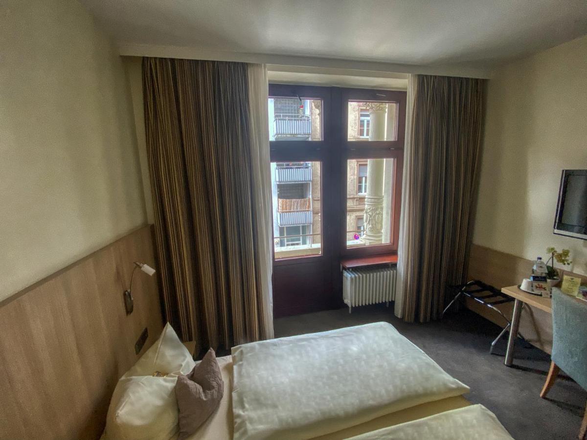 City Partner Hotel Berliner Hof Karlsruhe Bagian luar foto