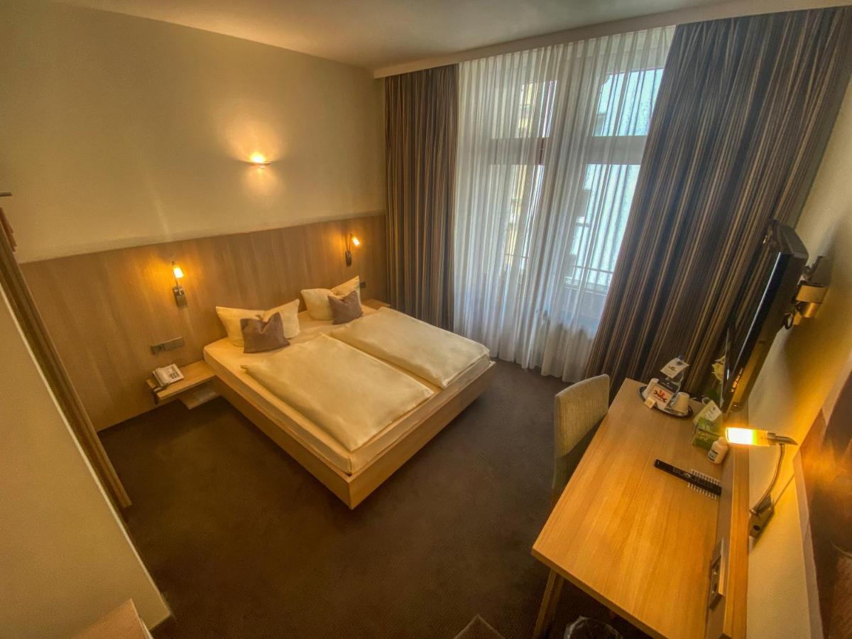 City Partner Hotel Berliner Hof Karlsruhe Bagian luar foto