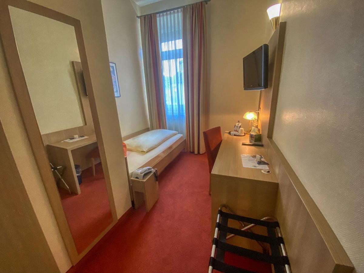 City Partner Hotel Berliner Hof Karlsruhe Bagian luar foto