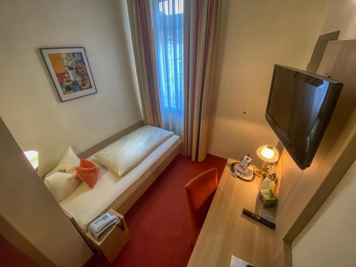 City Partner Hotel Berliner Hof Karlsruhe Bagian luar foto