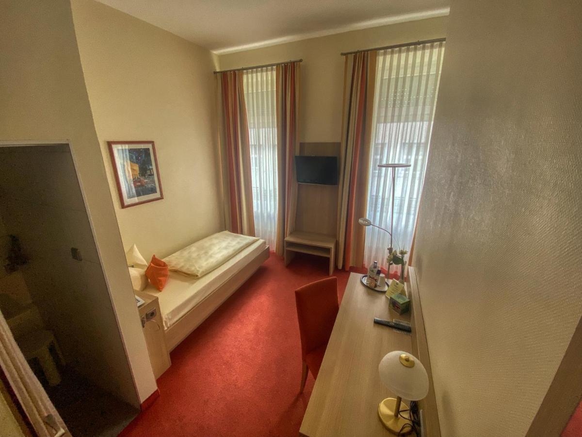 City Partner Hotel Berliner Hof Karlsruhe Bagian luar foto