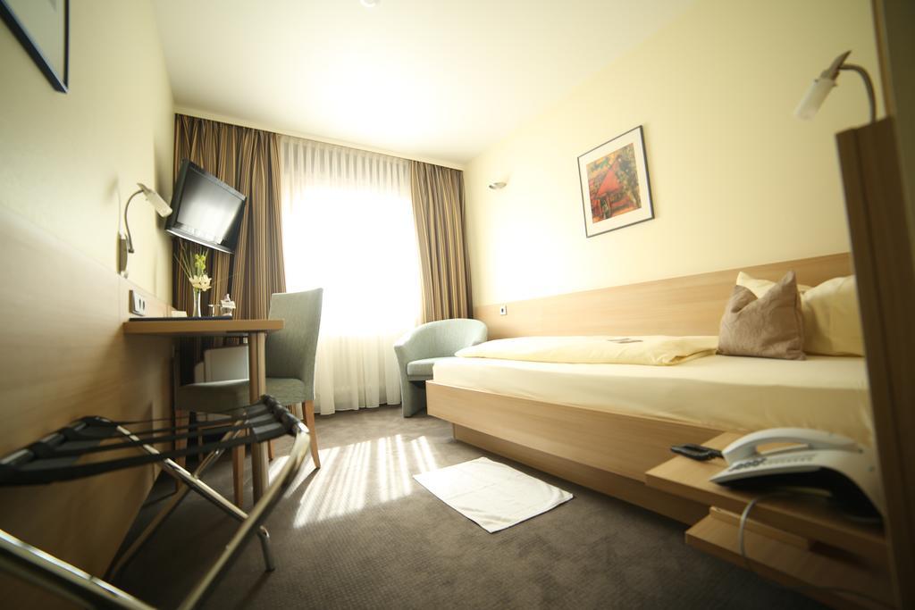 City Partner Hotel Berliner Hof Karlsruhe Bagian luar foto