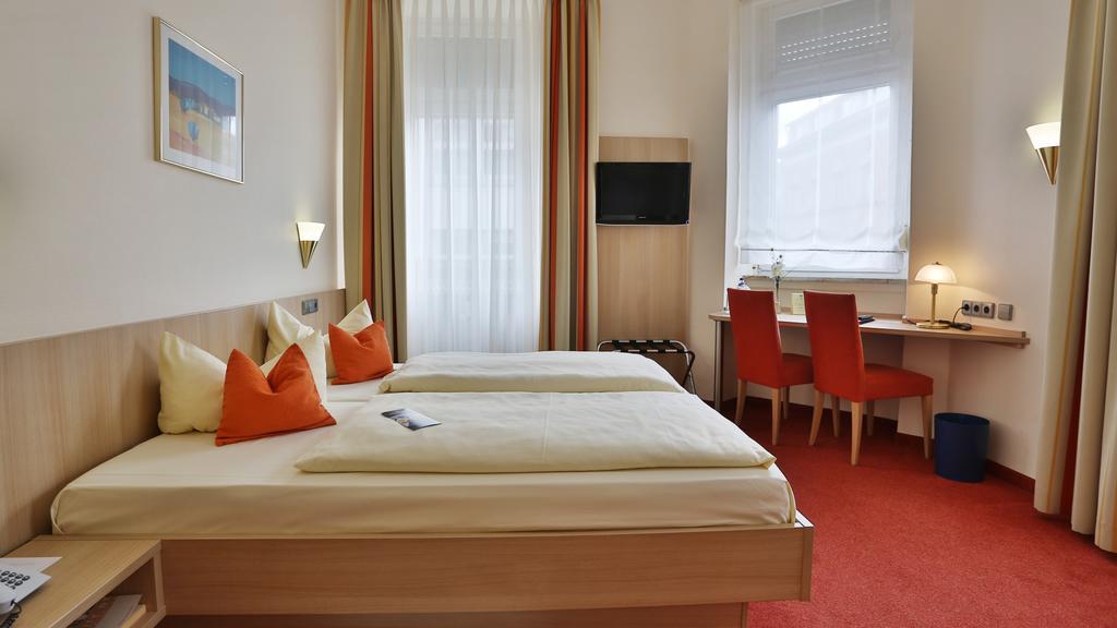 City Partner Hotel Berliner Hof Karlsruhe Bagian luar foto
